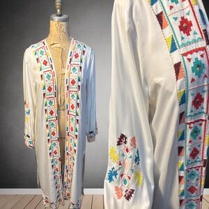 Wrangler Retro Embroidered White Kimono with Colorful Patterns